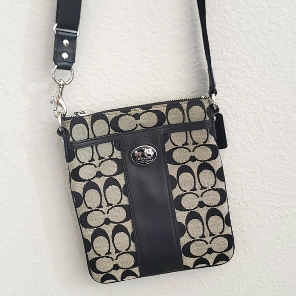 Coach Handbags - Coach crossbody